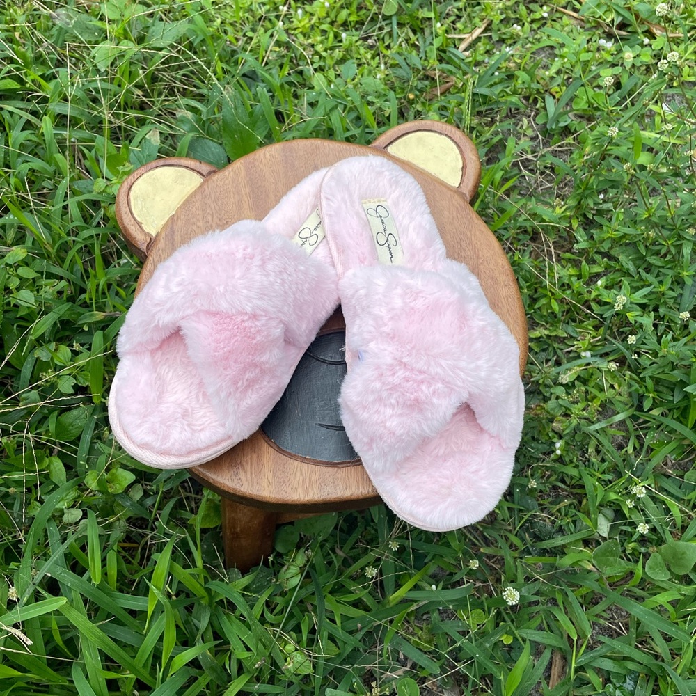 EUC Jessica Simpson pink fuzzy slippers size 7/8 - Picture 11 of 12